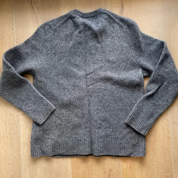 ZARA 100% Wool Crewneck Gray Sweater - Picture 5 of 8